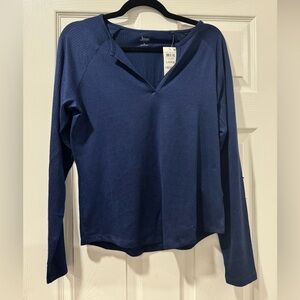 Jenni sweeter,blue new with tags,some threads out look pictures,Smoke free House